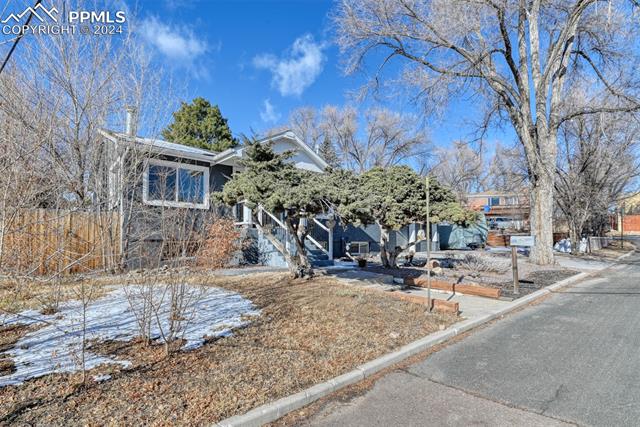 1402 W Parkway Drive