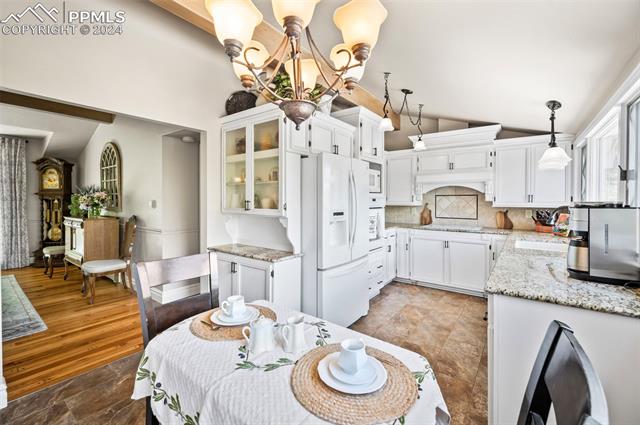 645 High Valley Court