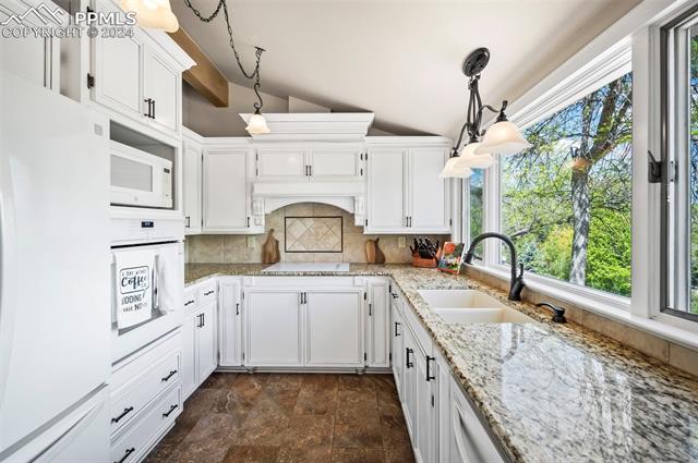 645 High Valley Court