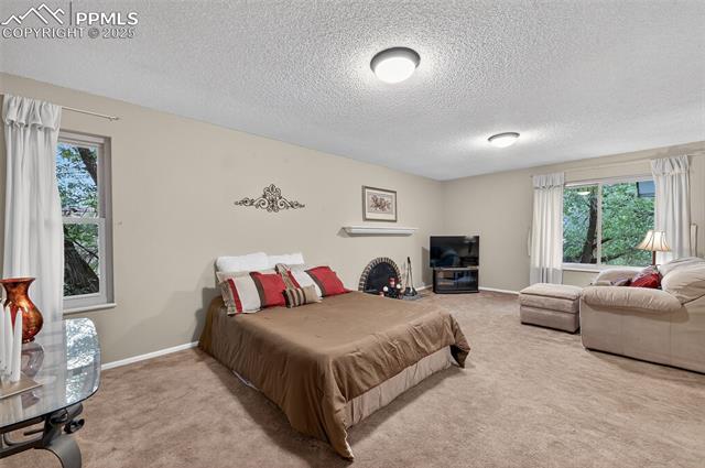 3070 W Enchanted Circle