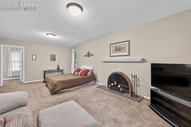 3070 W Enchanted Circle