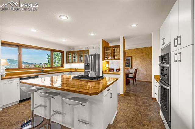 531 Crystal Hills Boulevard