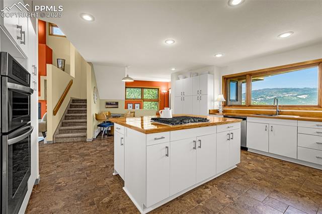 531 Crystal Hills Boulevard