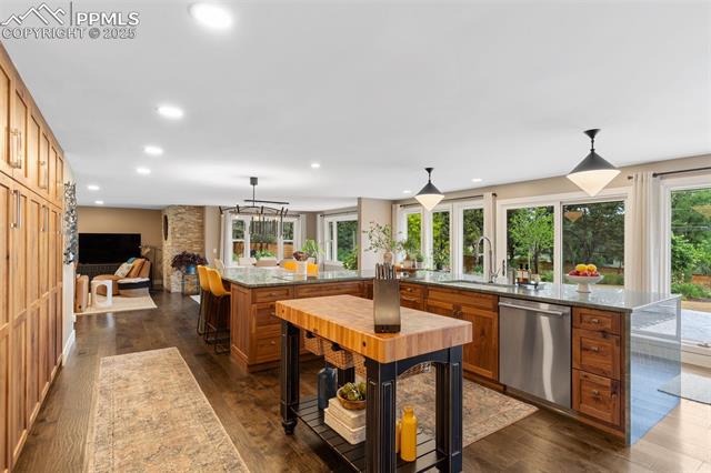 109 W Old Broadmoor Road