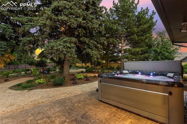 109 W Old Broadmoor Road