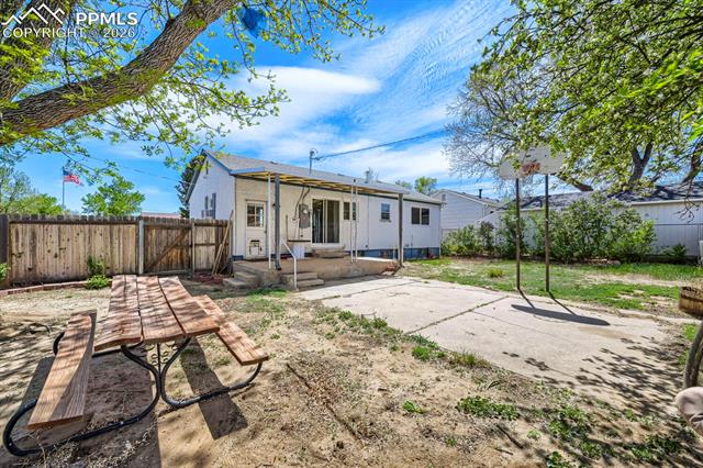 2898 Merry Lane