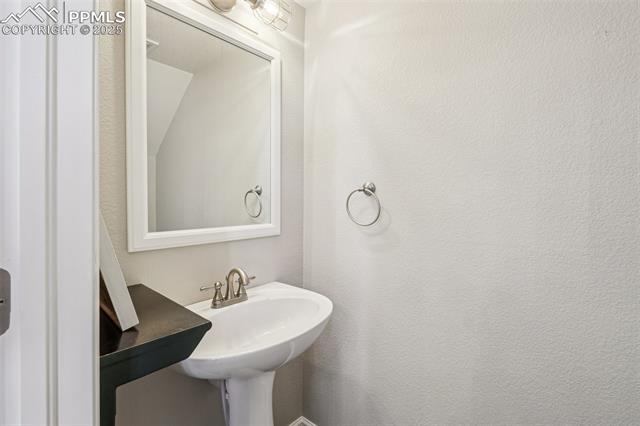 11425 White Lotus Lane