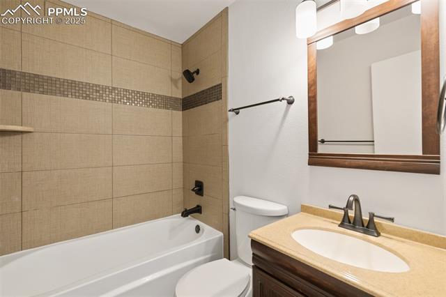 4563 N Carefree Circle