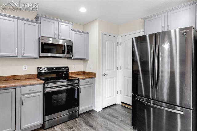 2457 Sierra Springs Drive