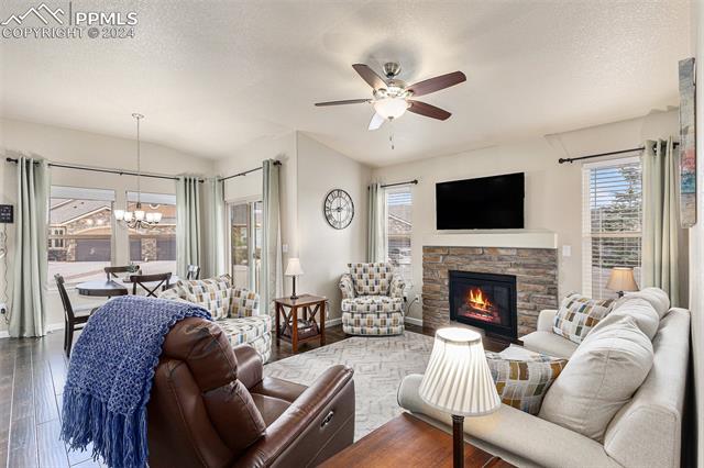 8263 Potentilla Grove