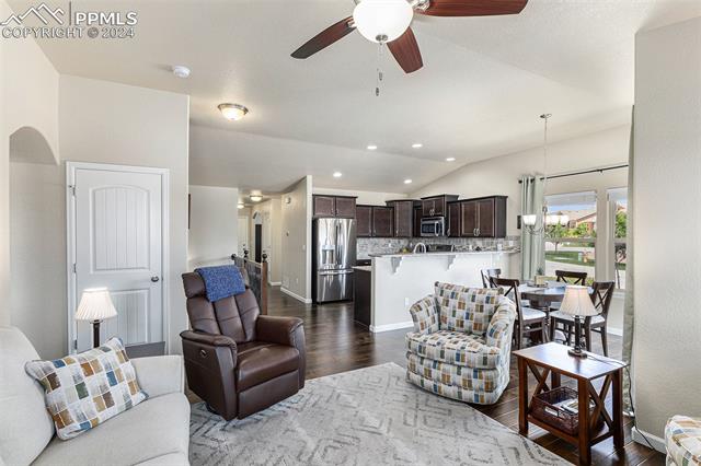 8263 Potentilla Grove