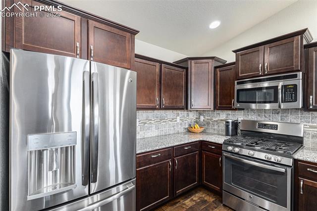 8263 Potentilla Grove