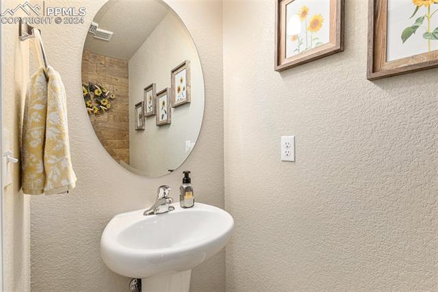 8263 Potentilla Grove