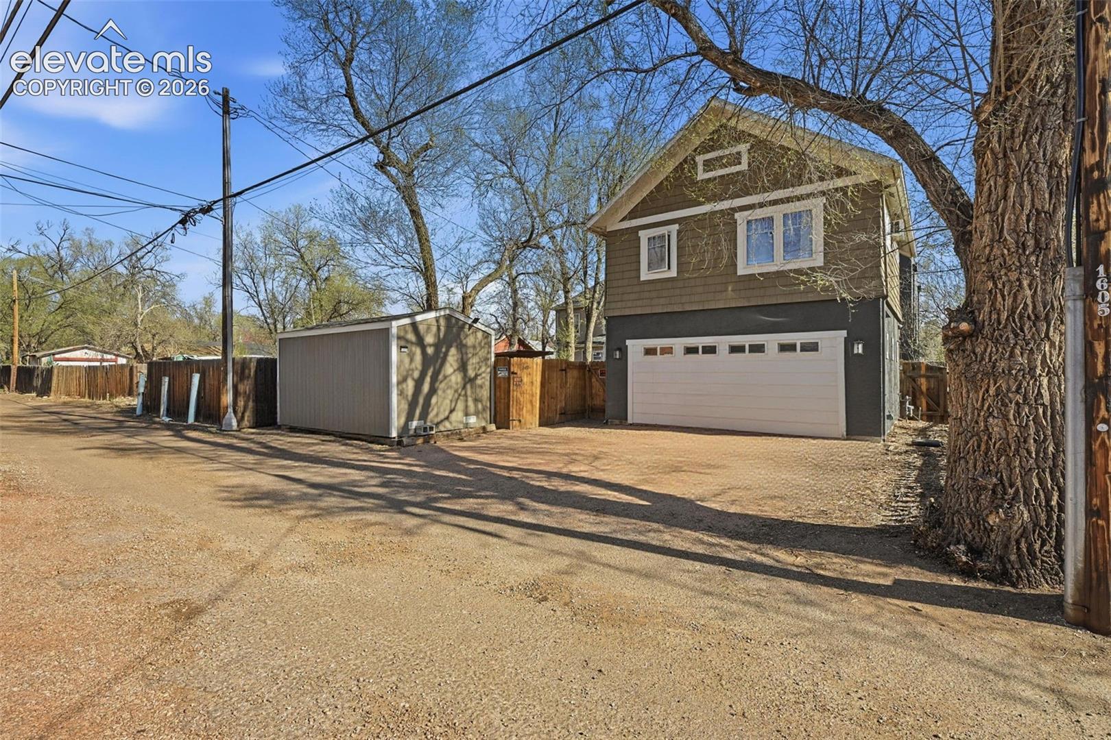 1607 W Pikes Peak Avenue