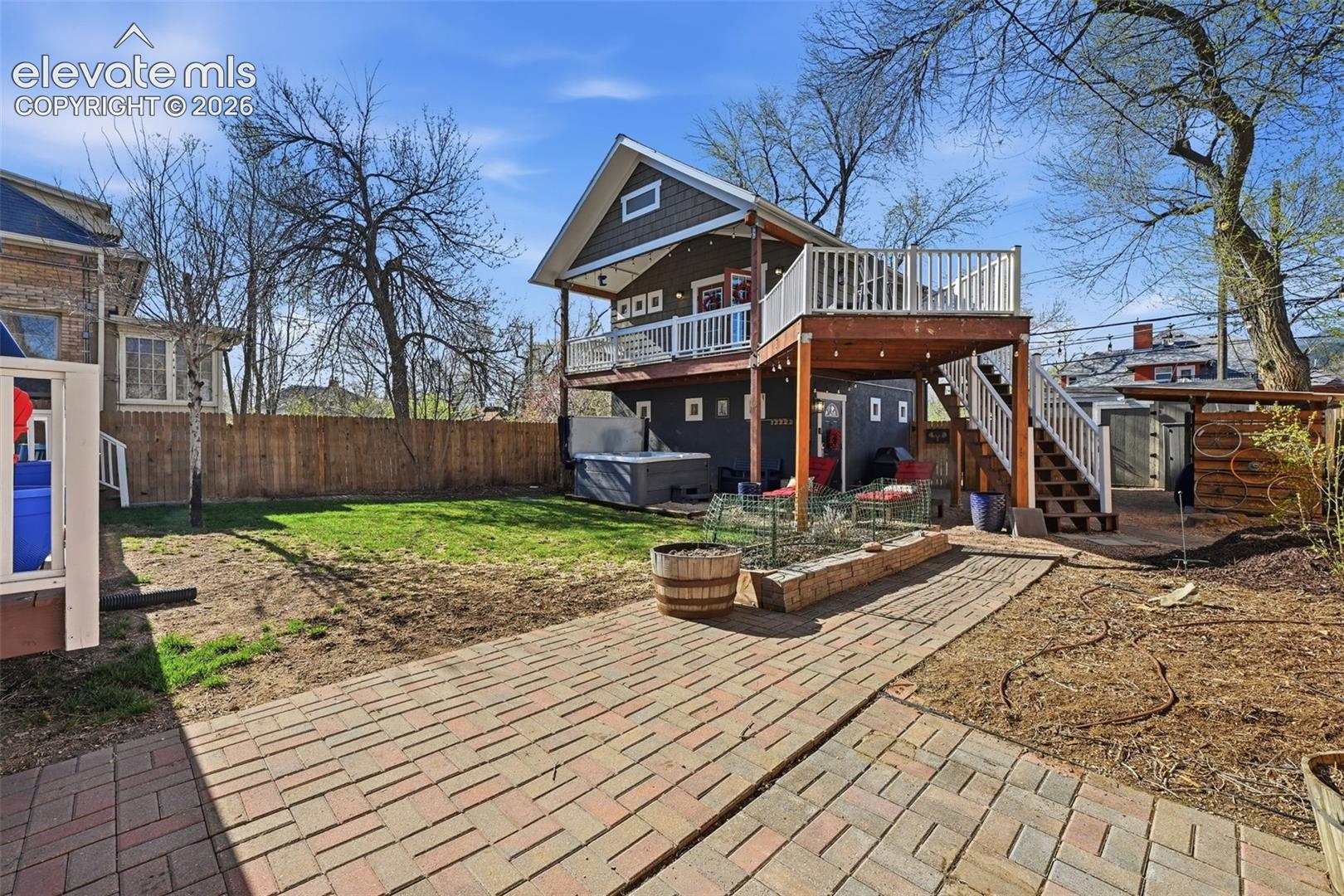 1607 W Pikes Peak Avenue