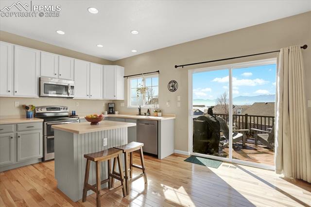 4324 Round Hill Drive