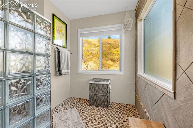 6992 Oak Valley Drive