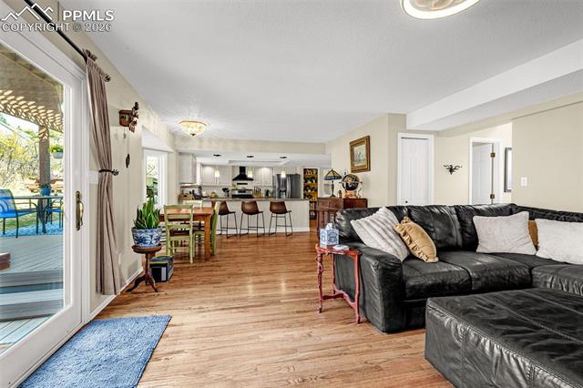 6992 Oak Valley Drive