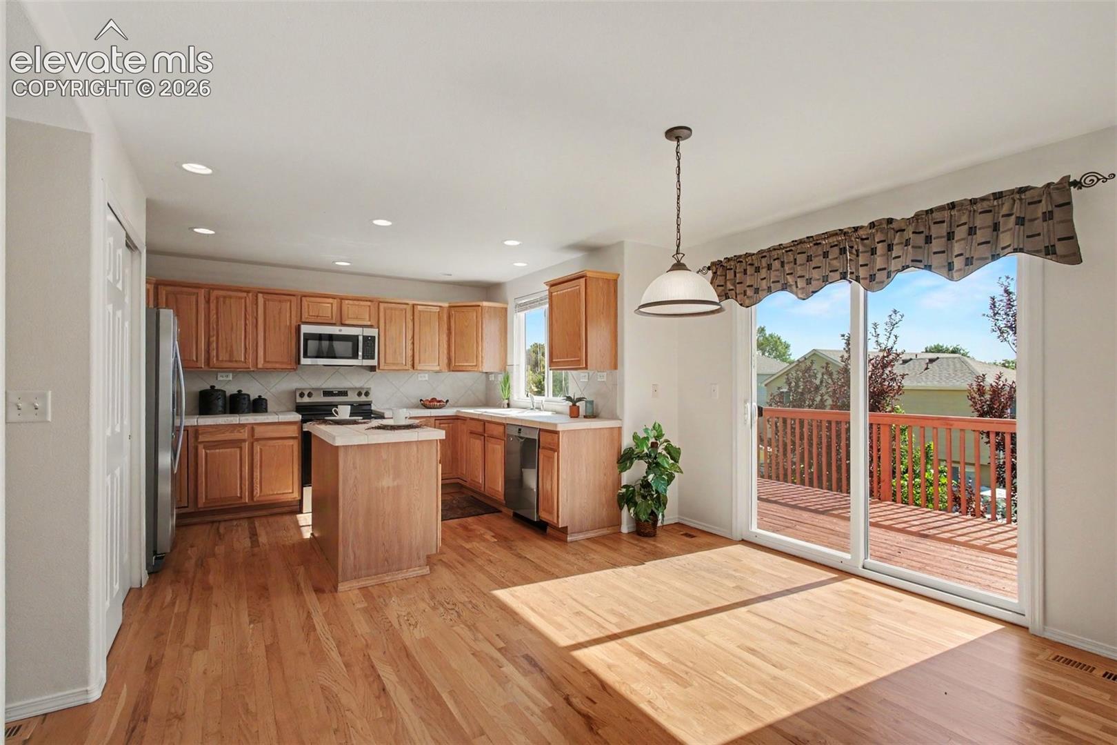 4118 Round Hill Drive