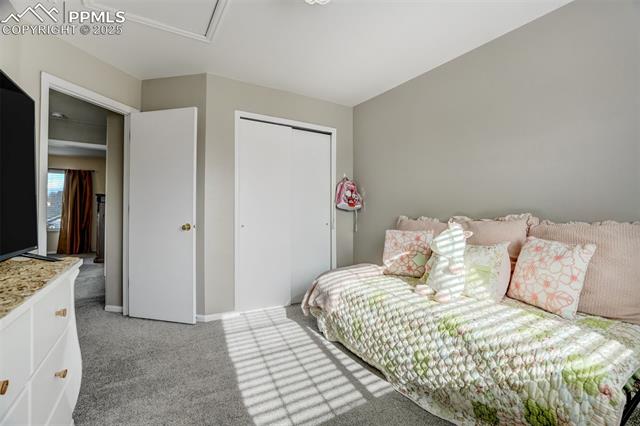 6121 Bow River Drive