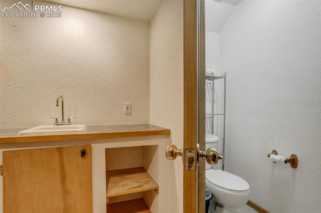 6121 Bow River Drive