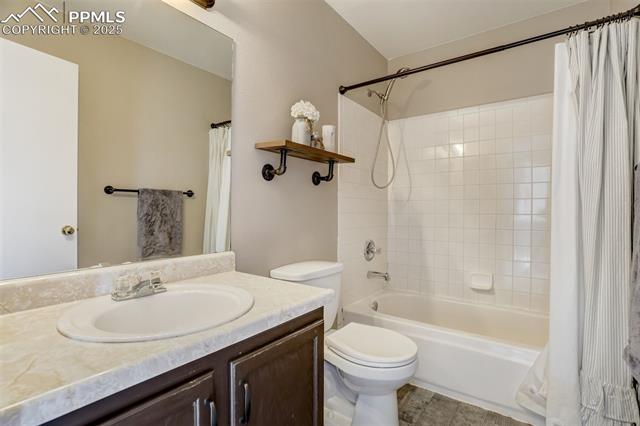 6121 Bow River Drive