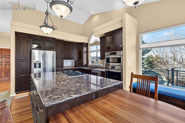 15151 Ridgefield Lane