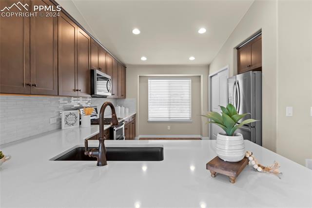 2712 Pony Club Lane