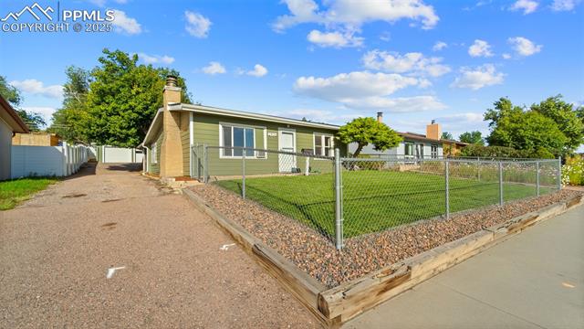 2906 N Chestnut Street