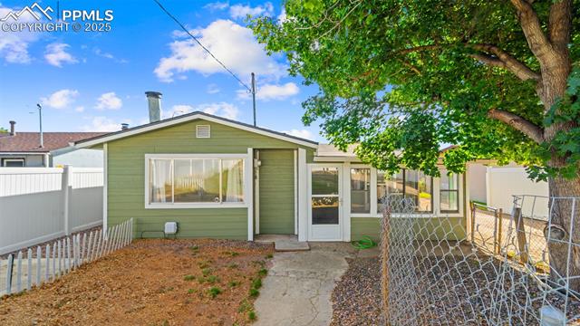 2906 N Chestnut Street