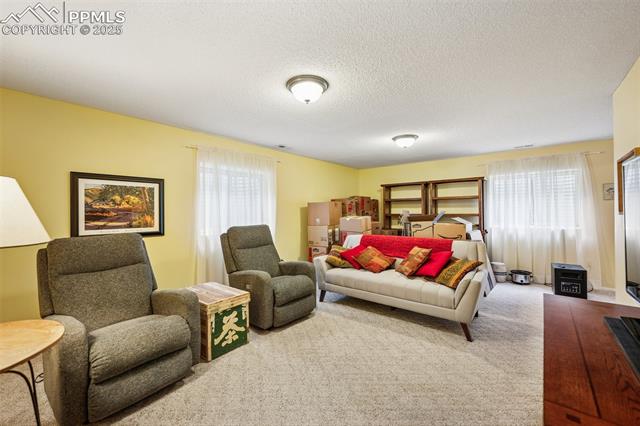 6760 Oakwood Boulevard