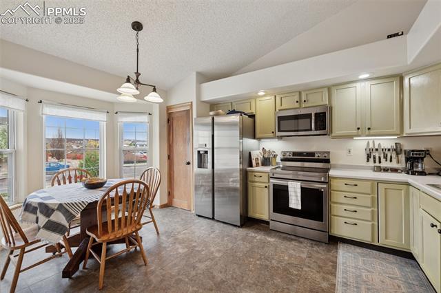 6760 Oakwood Boulevard