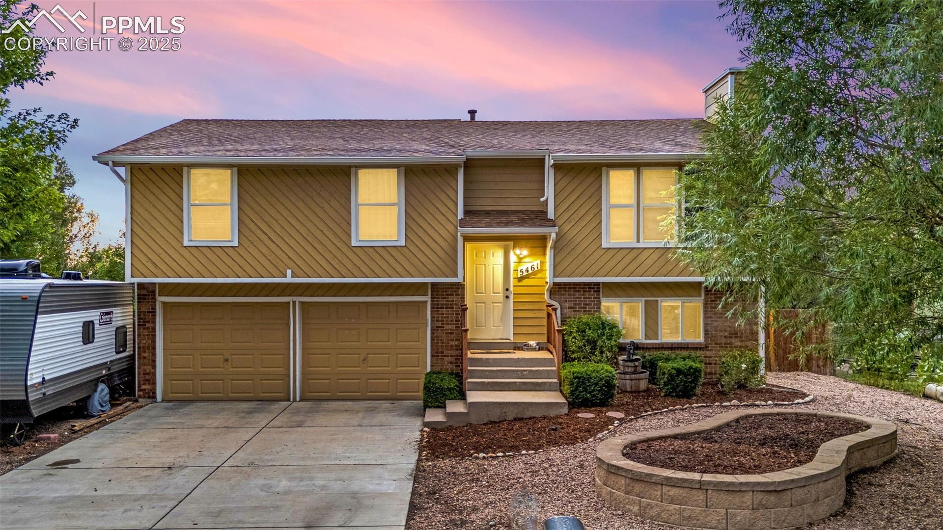 5461 Alteza Drive