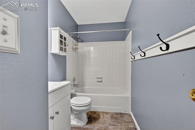 2040 Bramblwood Lane