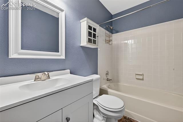 2040 Bramblwood Lane