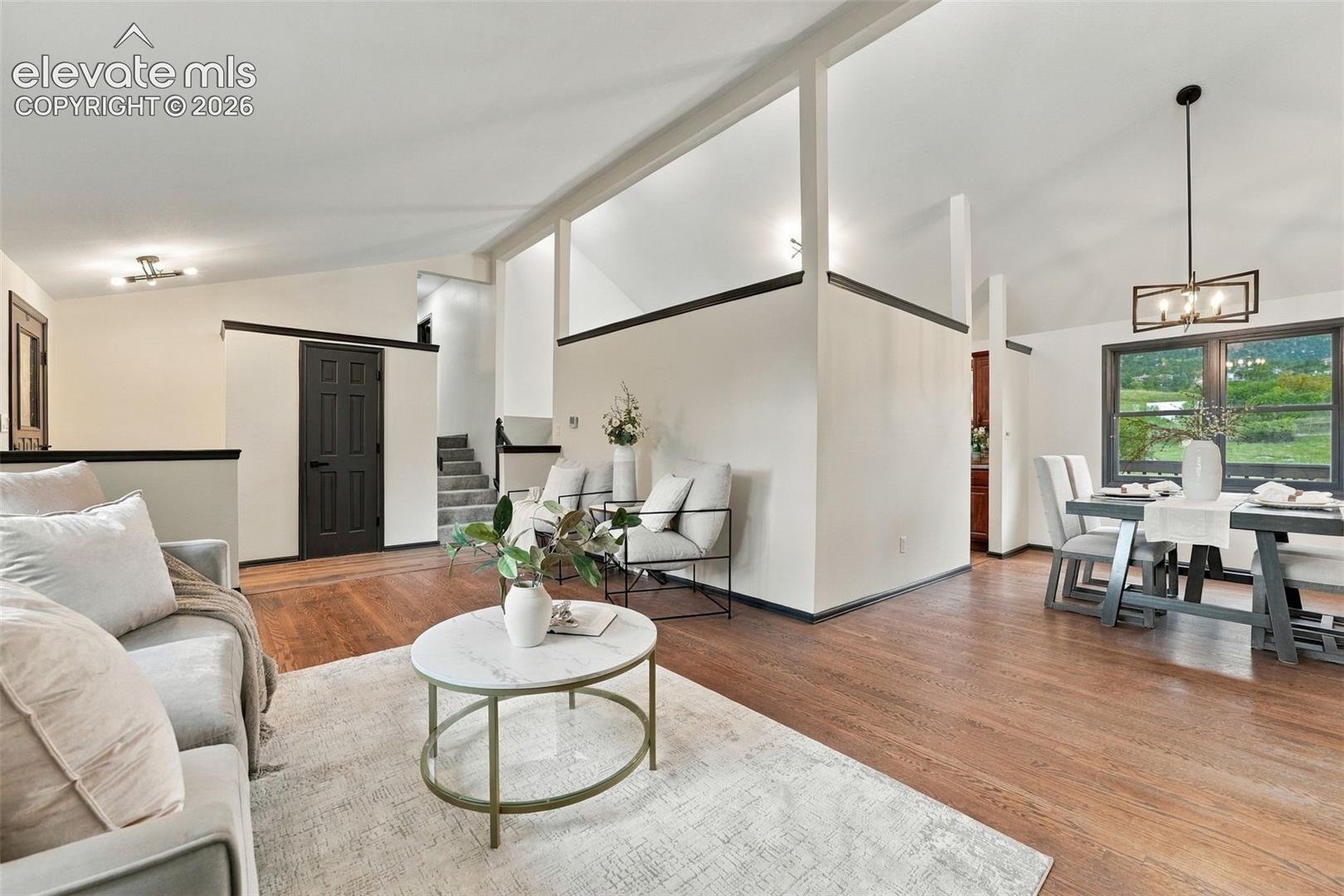 425 Roxbury Circle