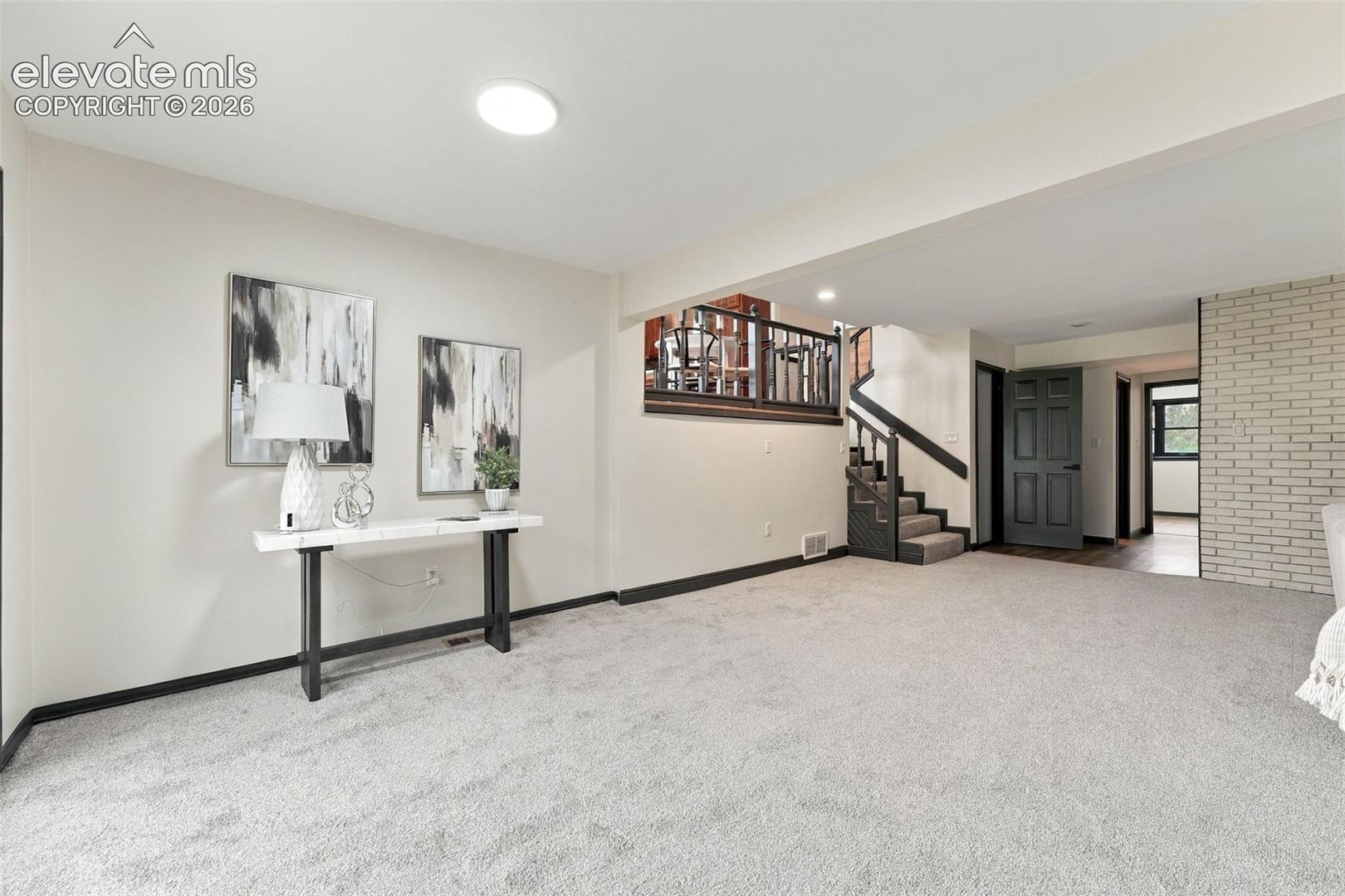 425 Roxbury Circle