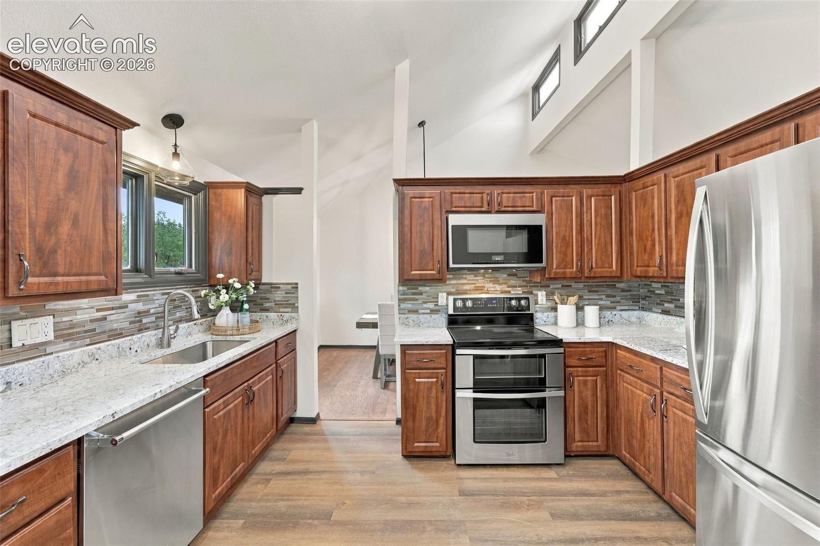 425 Roxbury Circle