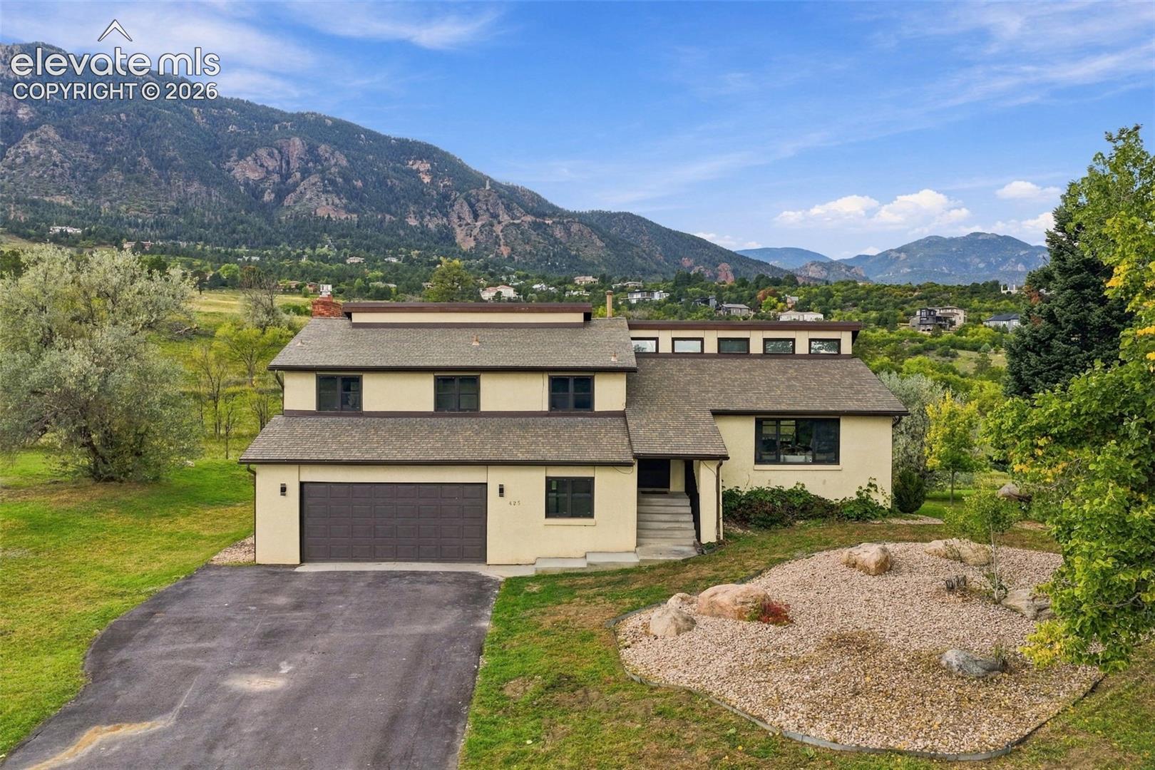 425 Roxbury Circle