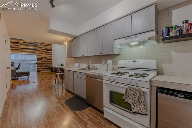 3130 Van Teylingen Drive H