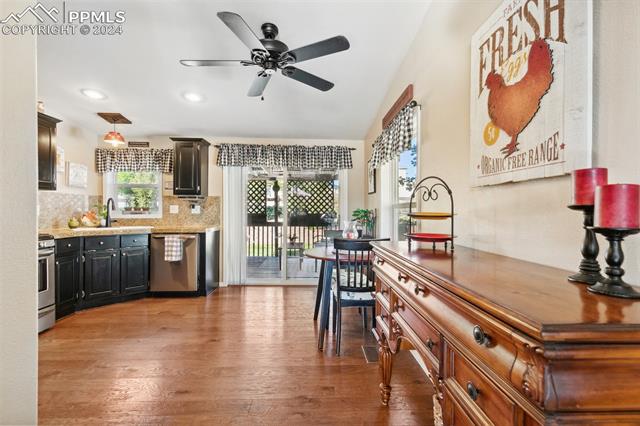 4096 Gray Fox Heights