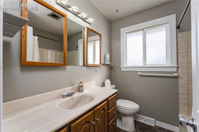 3530 E La Salle Street