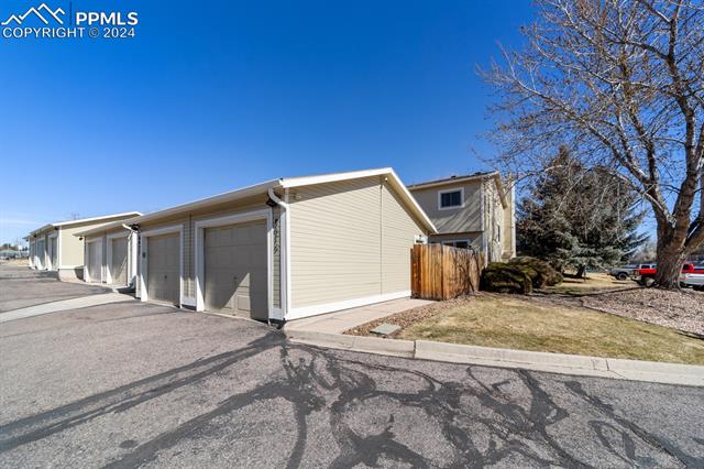 8075 Lexington Park Drive