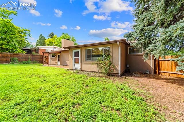 1105 Parkview Boulevard
