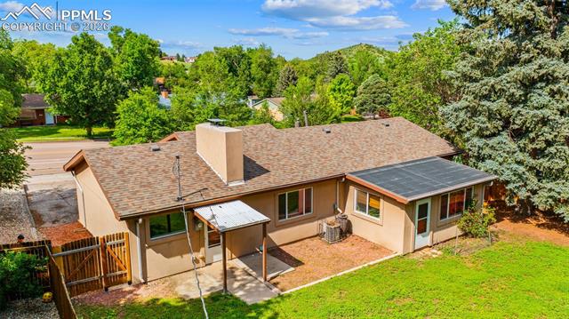 1105 Parkview Boulevard