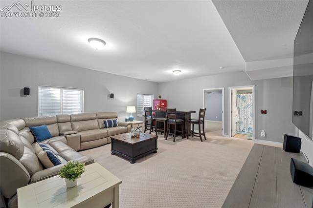 10135 Kings Canyon Drive
