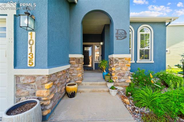 10135 Kings Canyon Drive