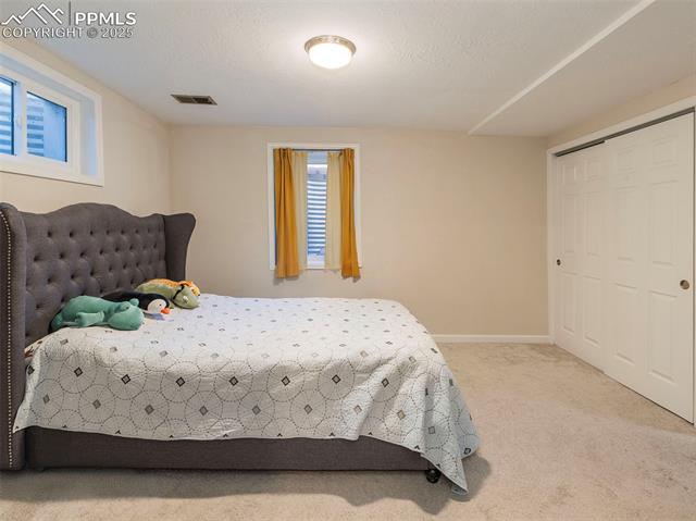 2619 Mountain View Avenue