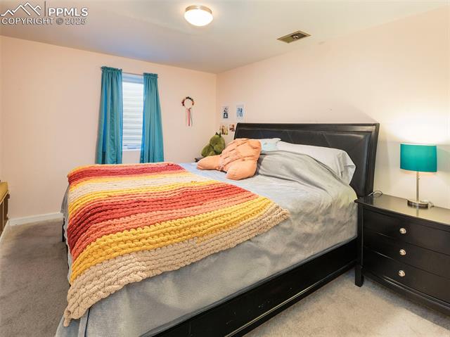 2619 Mountain View Avenue