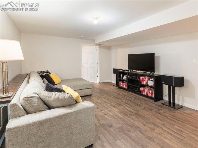 2619 Mountain View Avenue